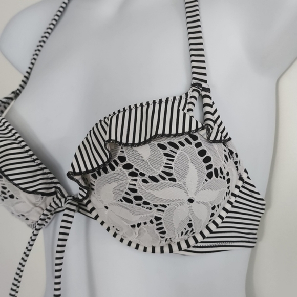 Victoria's Secret Floral Eyelet Bombshell Push Up Halter Bikini Top Stripes 32B - Picture 10 of 11